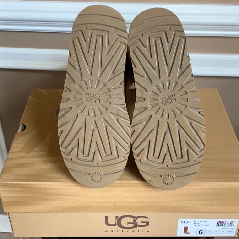 Tall UGG Boots/Kids Size 6=Ladies Size 8 - Picture 3 of 3